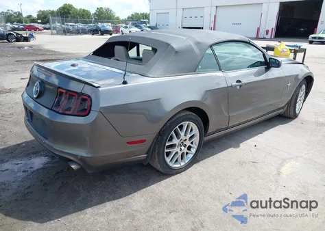 2014 Ford Mustang V6 Premium z USA, uszkodzony, nr VIN 1ZVBP8EM8E5214546
